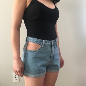 Boohoo Mylie cut out shorts